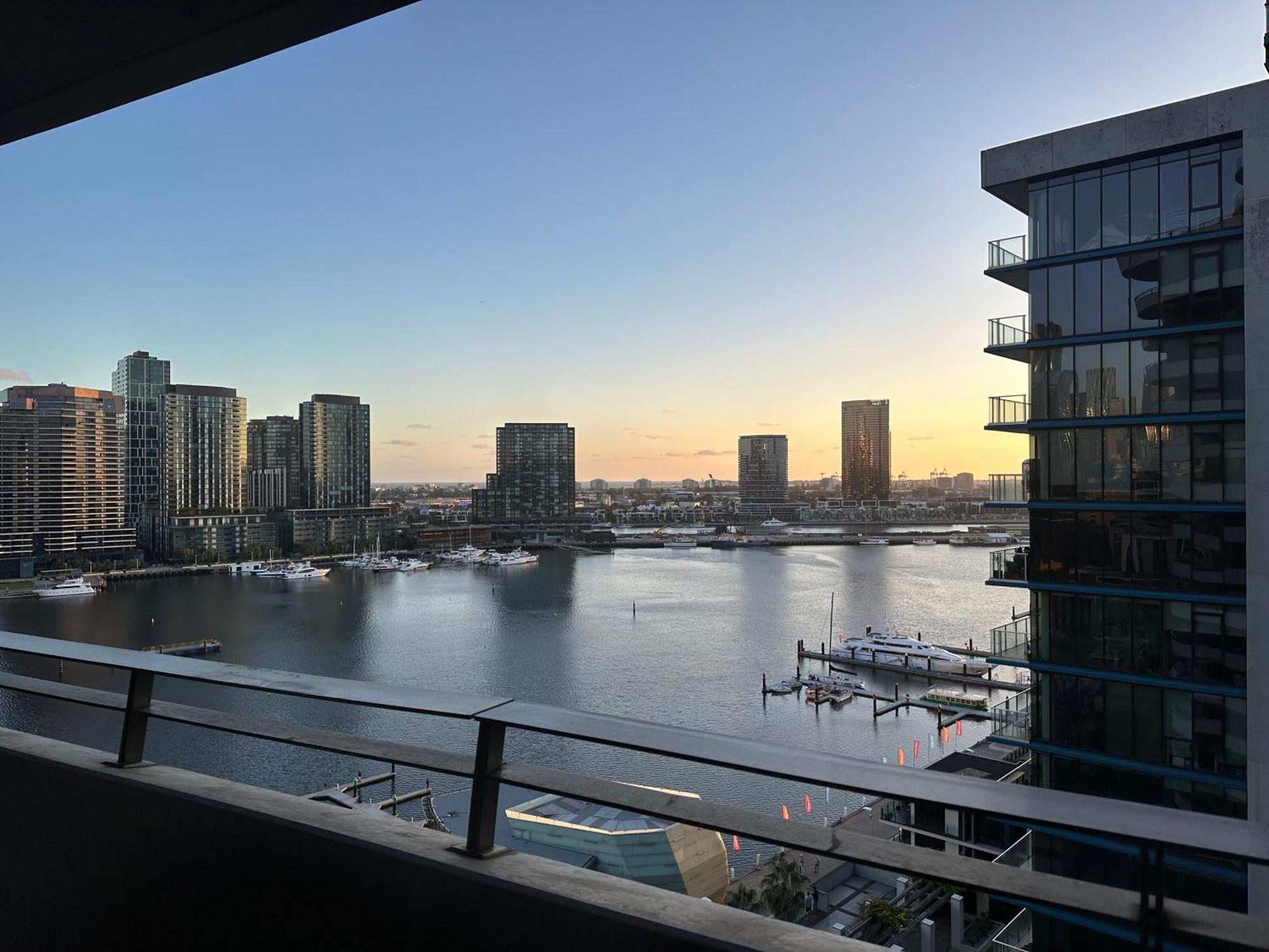 Sea View, Gym & Pool, 2 Bedrooms 2 Bathrooms Мелбърн Екстериор снимка