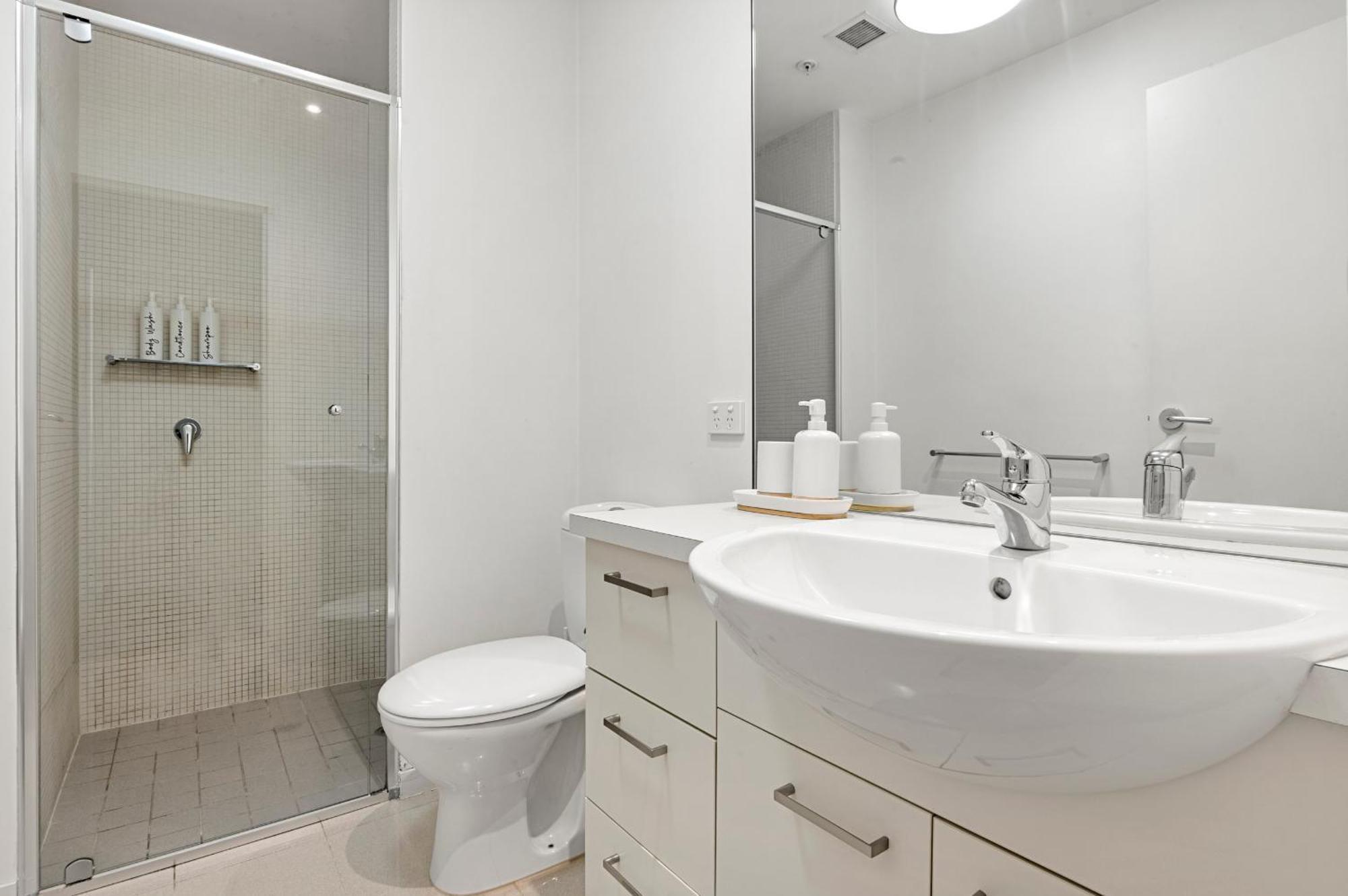 Sea View, Gym & Pool, 2 Bedrooms 2 Bathrooms Мелбърн Екстериор снимка